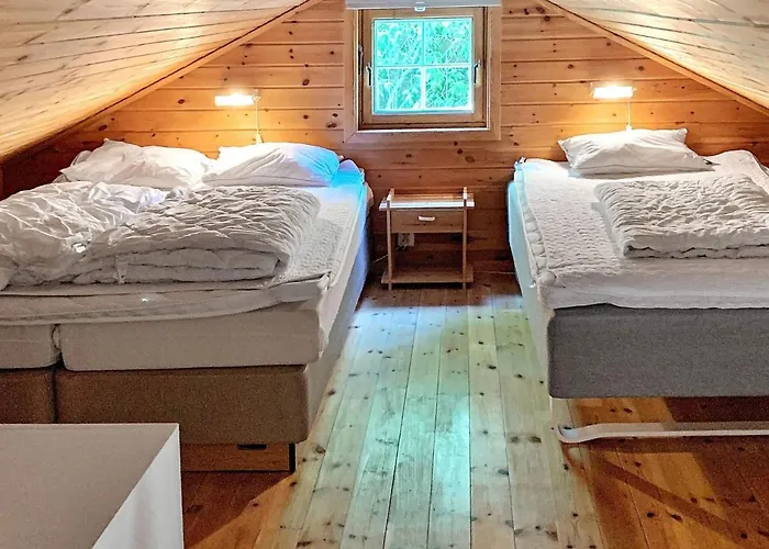 8 Person In Jorpeland-by Traum * Jørpeland